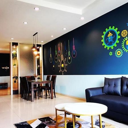 KLCC Amazing Robots Homestay 4Bedrooms  Kuala Lumpur Buitenkant foto
