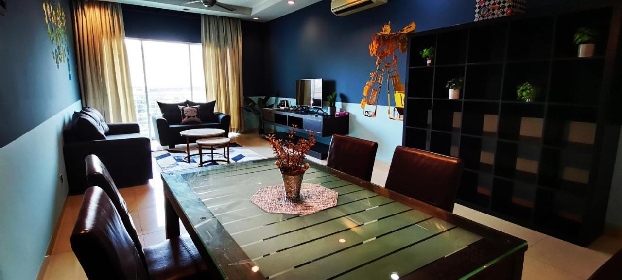 KLCC Amazing Robots Homestay 4Bedrooms  Kuala Lumpur Buitenkant foto